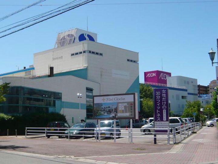 ランドマーク・レーヴAの周辺