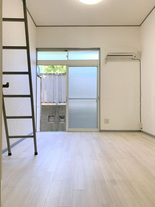 鈴木ハイツの居間