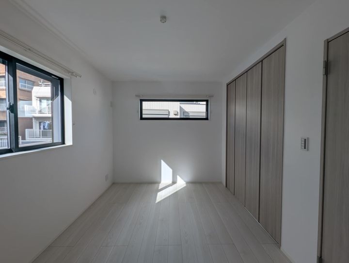 オークレジデンス三田綱町の居間