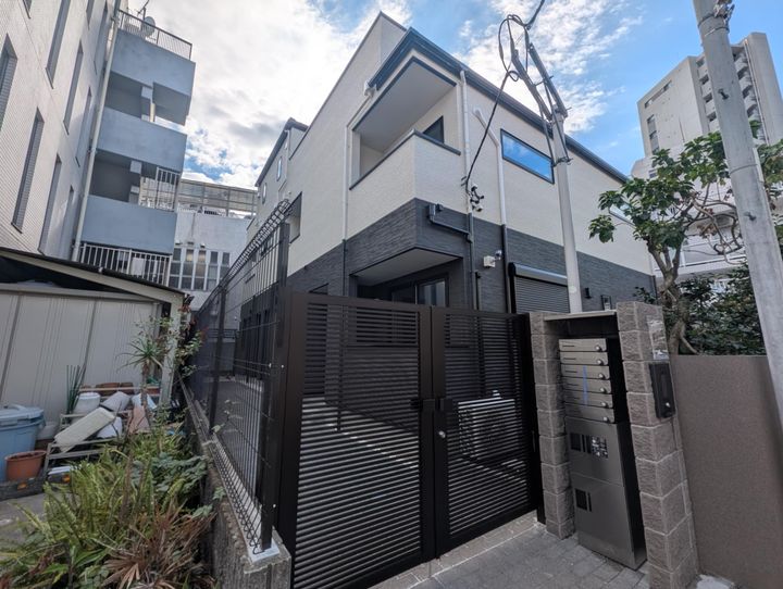 オークレジデンス三田綱町の外観