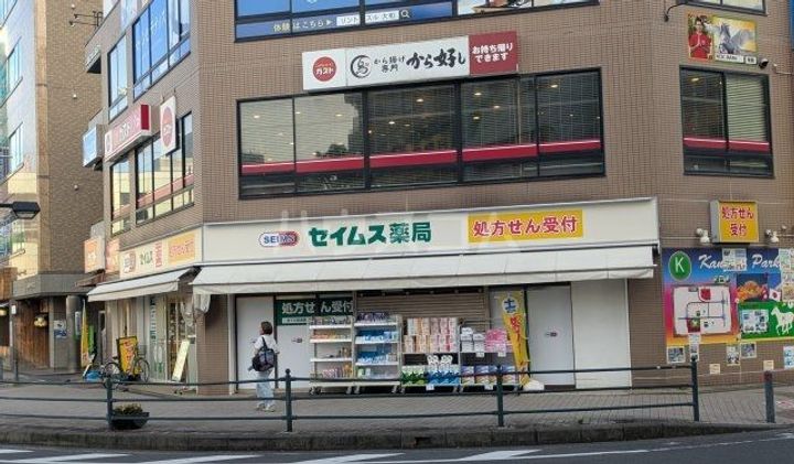 エンブレム5251の周辺