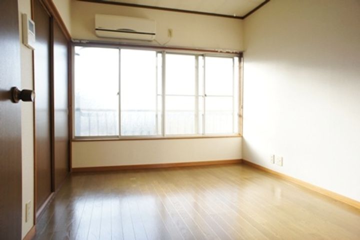 ドエリングハウス小山の居間