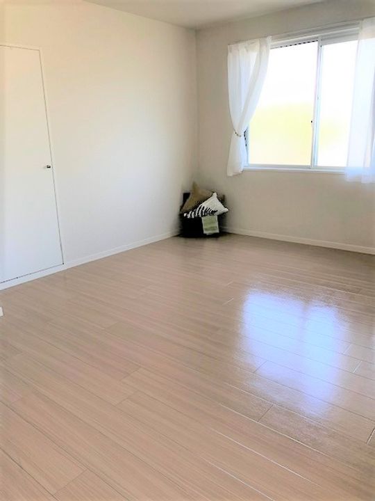 グリーンハイツ蔵波Bの居間