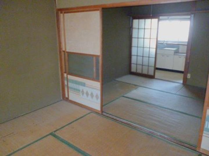渡邉アパートの居間