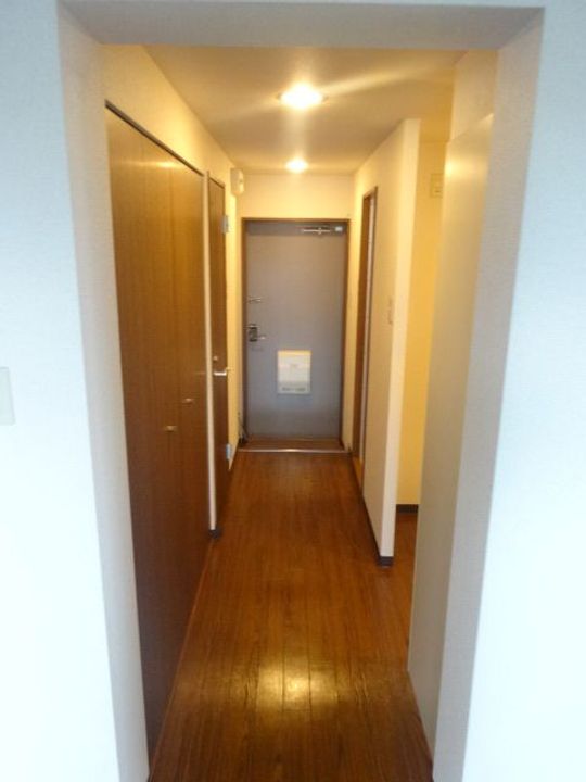 セリバ中久世の玄関