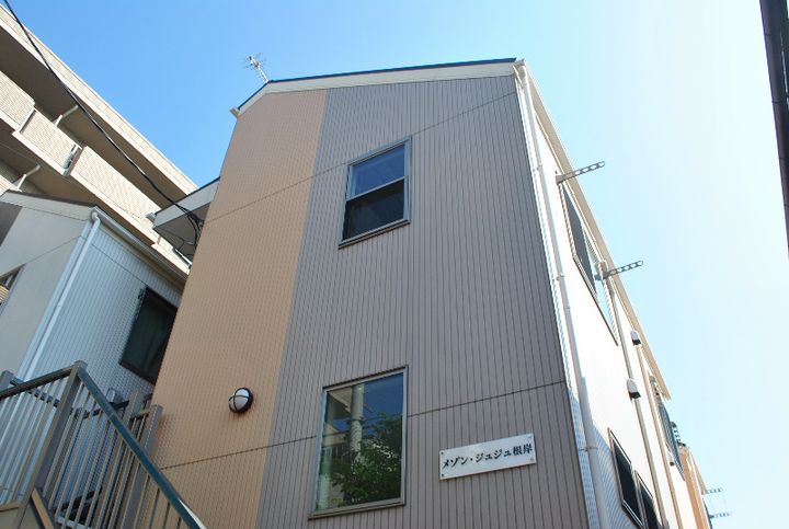 メゾン・ジュジュ根岸の外観