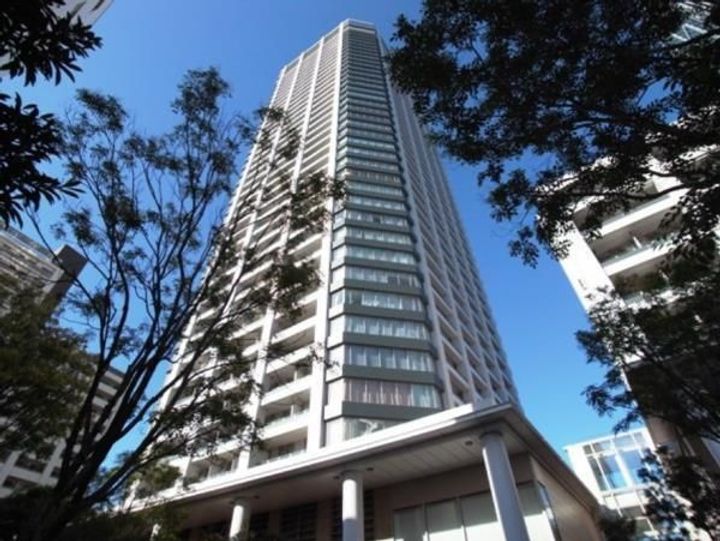 白金タワー・タワー棟の外観