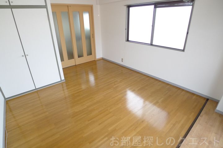 サンライズ松本の居間