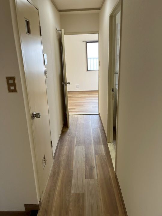 BAUHAUS千田町IVの玄関