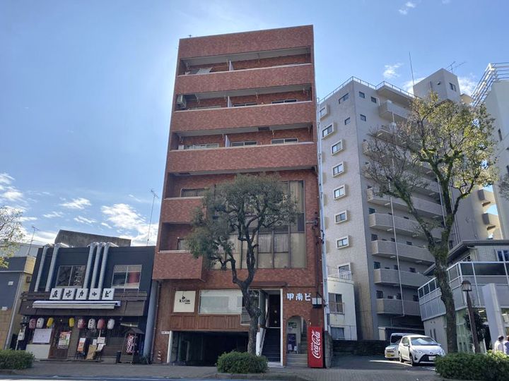 甲南ビルの外観