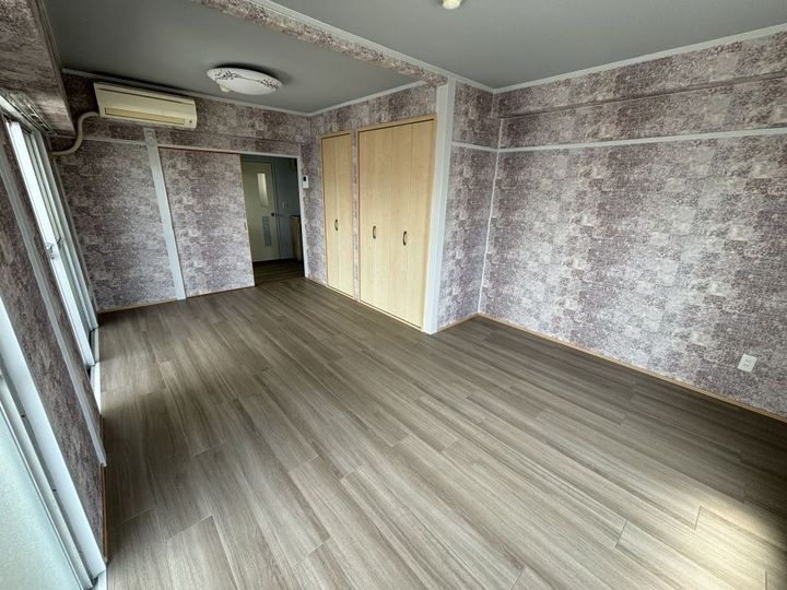 甲南ビルの居間