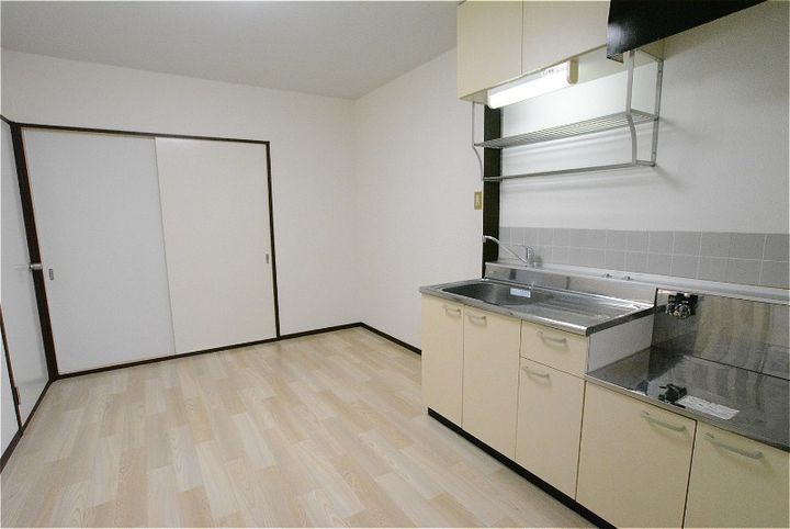 室本ハイツの内装