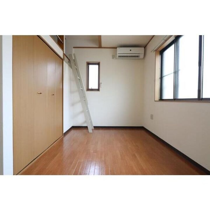 プラザ滝頭ハイツIの居間