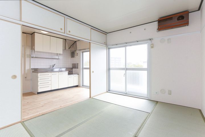 UR下大利の居間