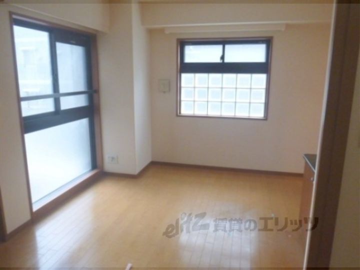 リーガル京都四条河原町通り2の居間