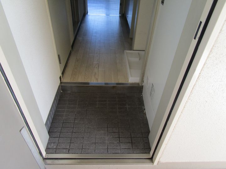 マンション望 伊川谷の玄関