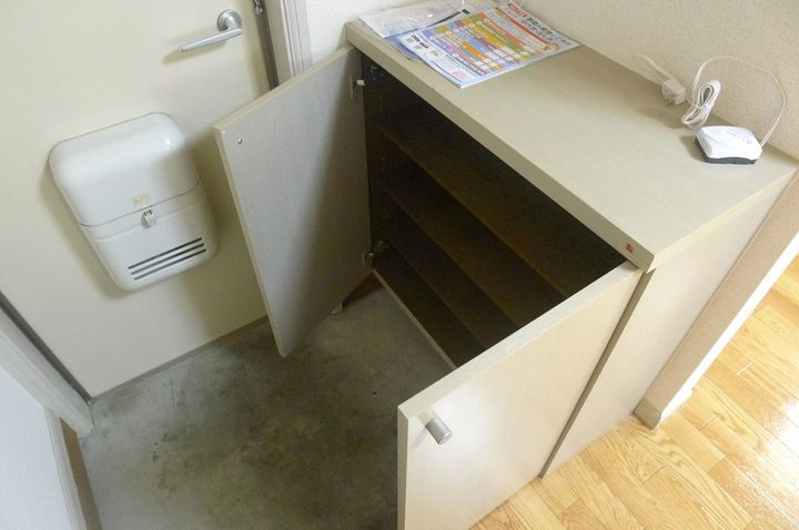 エクセレンス関谷A棟の玄関