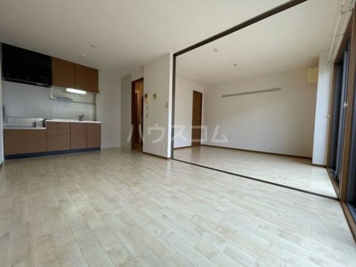 フローラルコートの居間