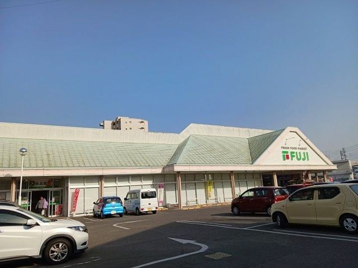 カセッタ Mの周辺