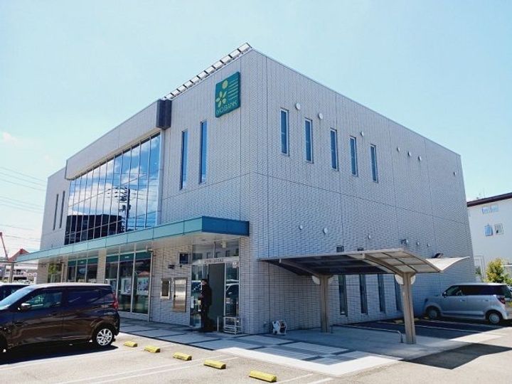 カセッタ Mの周辺