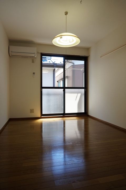 ドミール武蔵小杉の居間