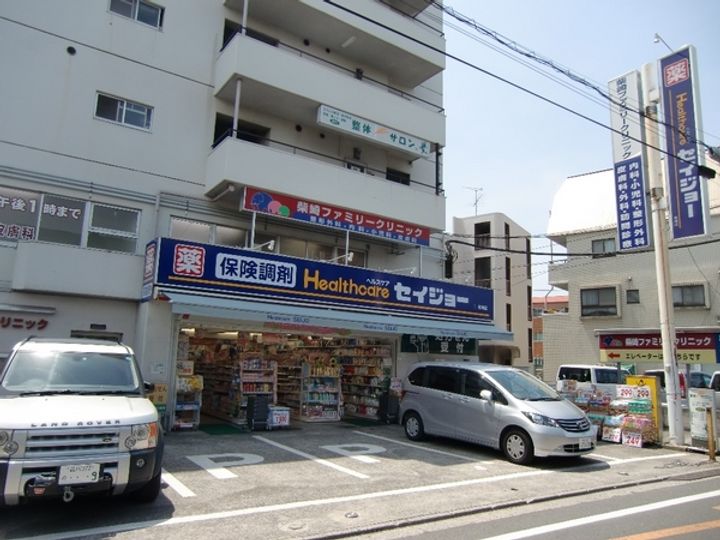 エクセレントの周辺