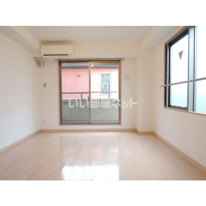 大阪府堺市西区鳳東町4(マンション)の賃貸物件の居間