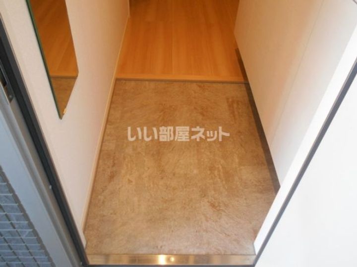 埼玉県越谷市レイクタウン9(アパート)の賃貸物件の玄関