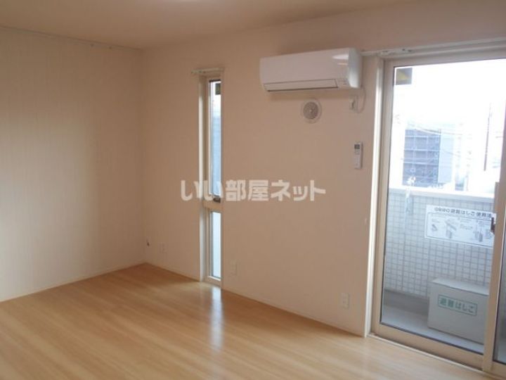 埼玉県越谷市レイクタウン9(アパート)の賃貸物件の居間