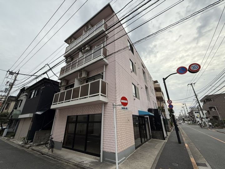 スクエアSTの外観