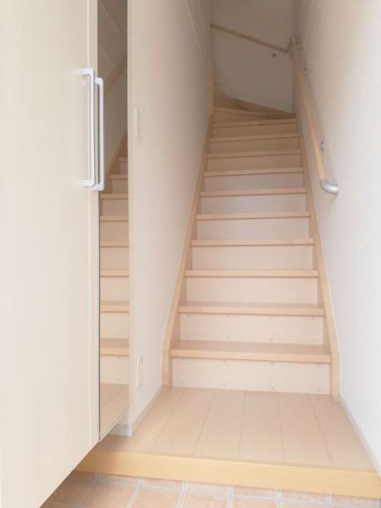 フローリッシュの玄関