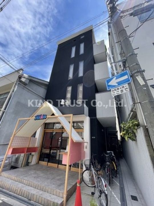 リトルフラワーの外観