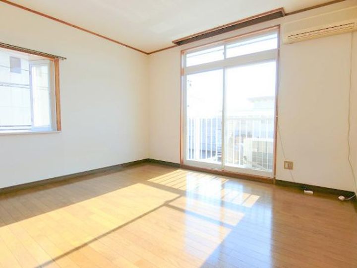 長野県長野市平林1(アパート)の賃貸物件の居間