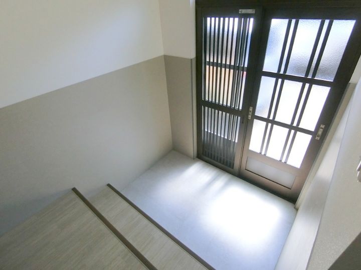 大阪府八尾市上尾町1(一戸建)の賃貸物件の玄関