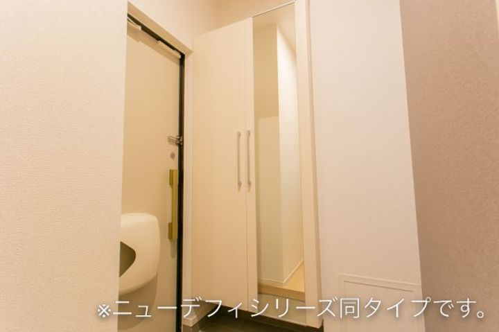 埼玉県川口市長蔵3(アパート)の賃貸物件の玄関