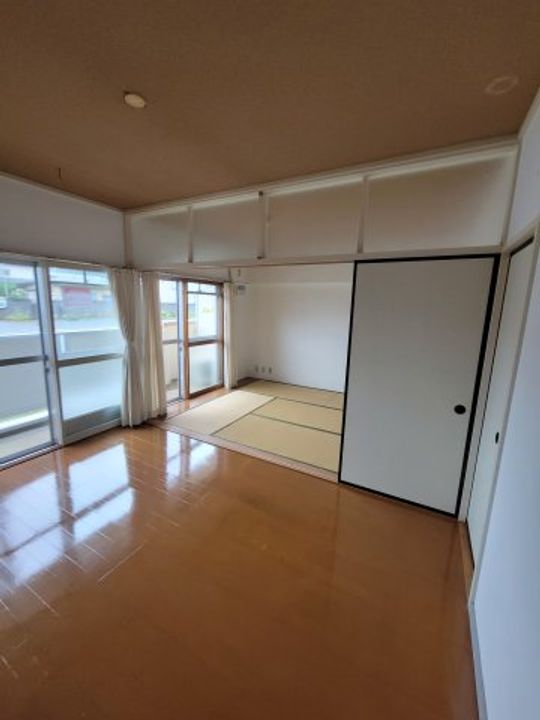 滝沢市 大崎94【ビレッジハウス滝沢大崎2号棟】築35年の居間