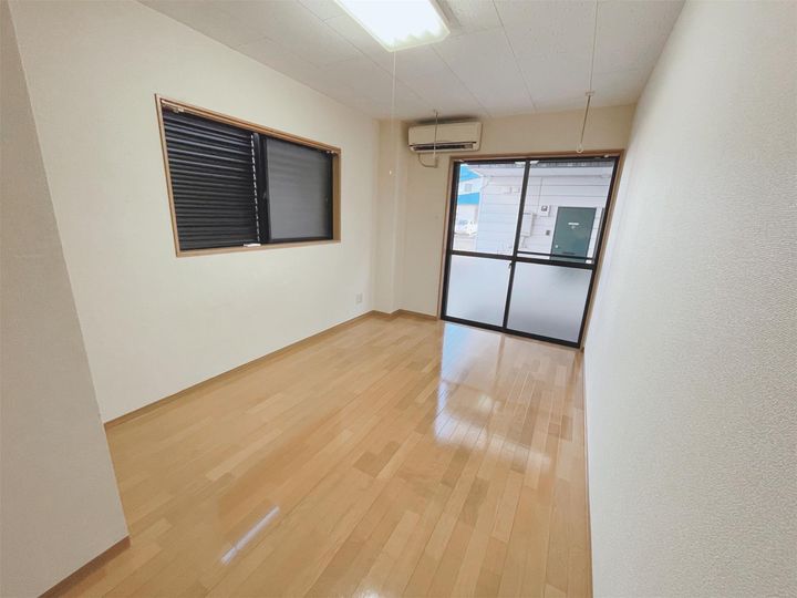 ROSAハイツB棟の居間