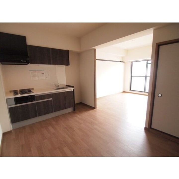 アピテ池場の居間