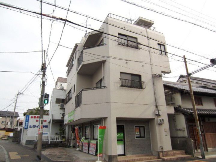 あっとホームの外観