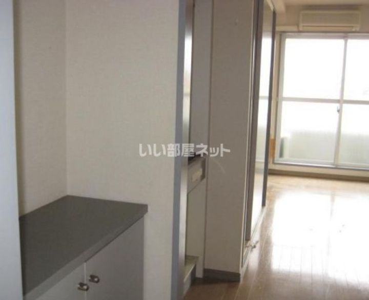 アパルトマン成合の居間