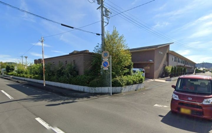 ラ・ルーチェの周辺