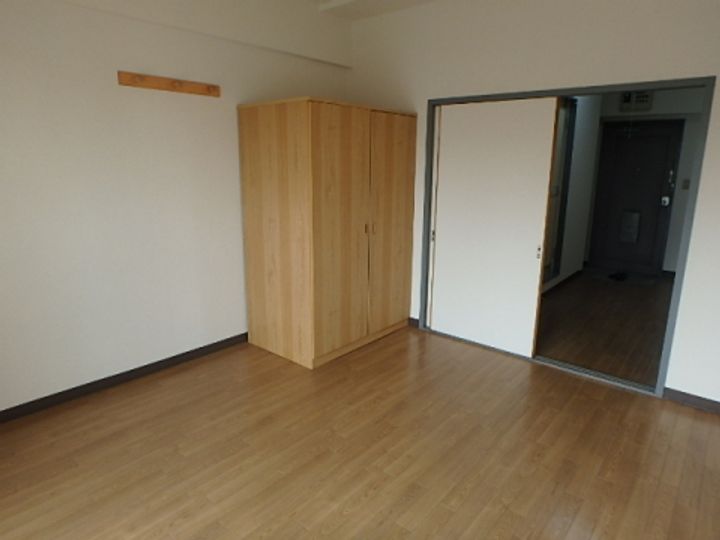 マンション大庭の居間