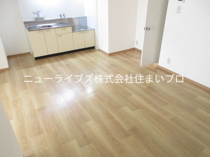 丸信リバーサイドコーポ2の居間