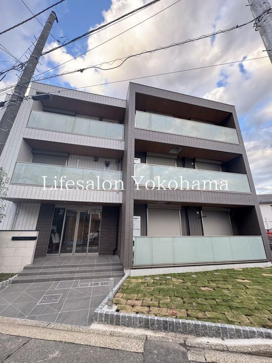 神奈川県横浜市神奈川区西寺尾2(マンション)の賃貸物件の外観