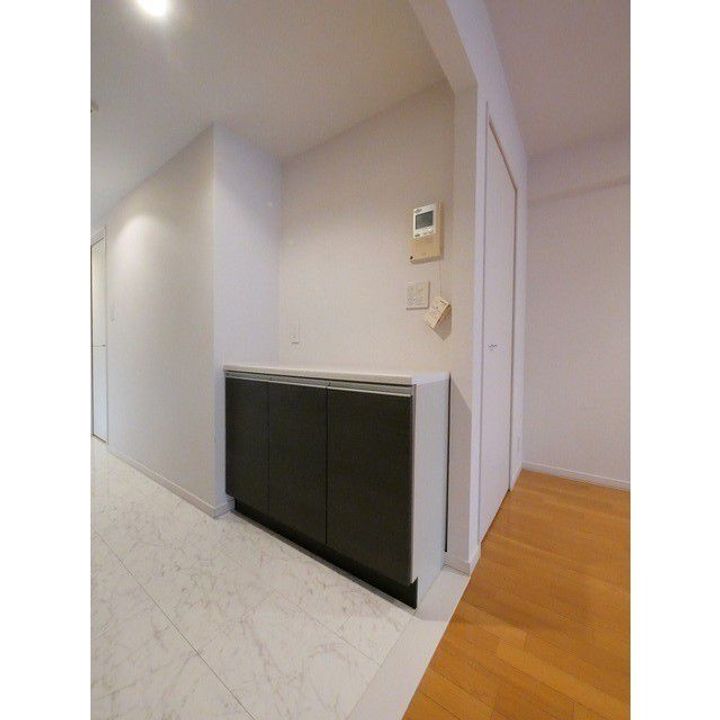 東京都港区三田1(マンション)の賃貸物件の内装