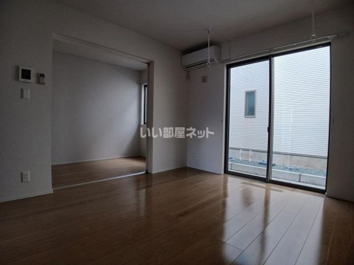 フルールポミエB棟の居間