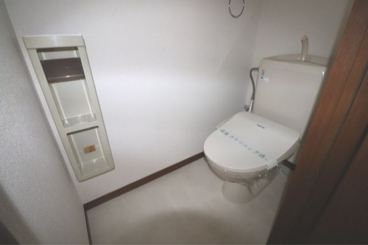 イースト森の内装