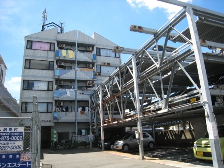 三晃アスク大久保の外観