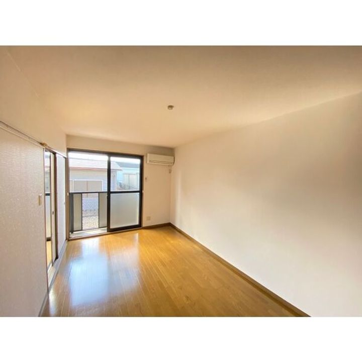 栃木県宇都宮市岩曽町(アパート)の賃貸物件の居間