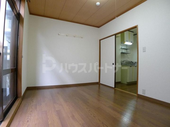 千葉県松戸市根本(アパート)の賃貸物件の居間